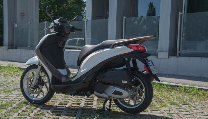 Prova Piaggio Medley 125: il ruote alte per annullare il traffico cittadino - Foto 9 di 26
