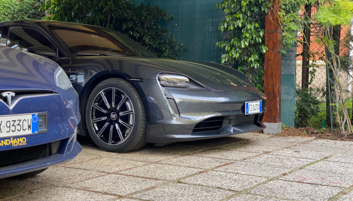 Taycan, la Porsche elettrica ideale per i suoi clienti! - Foto 11 di 12