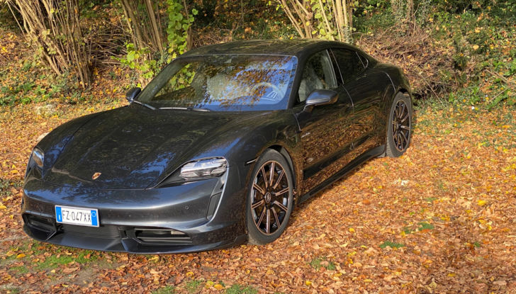 Taycan, la Porsche elettrica ideale per i suoi clienti! - Foto 5 di 12