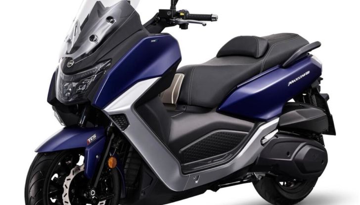 Sym Maxsym 400: il maxi scooter orientale è tutto nuovo - Foto 4 di 7