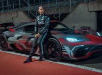 Mercedes lancia la divisione AMG E Performance con Hamilton come testimonial