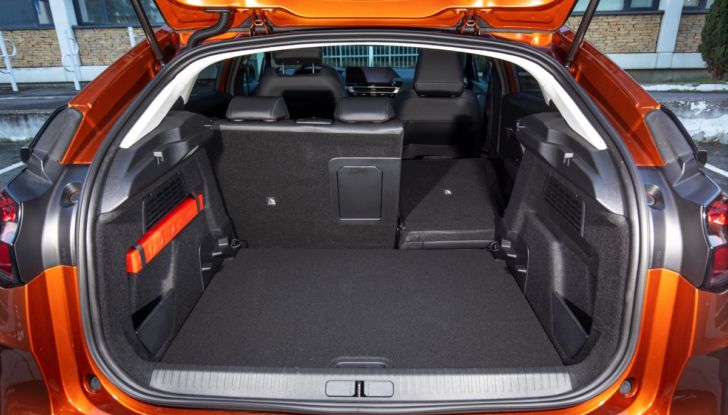 [VIDEO] Prova su strada nuova Citroën C4, il comfort dal benzina al 100% elettrico - Foto 29 di 40