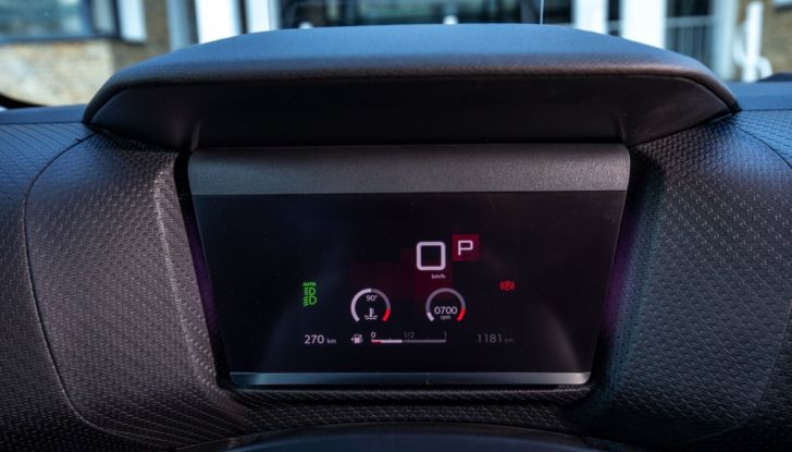 [VIDEO] Prova su strada nuova Citroën C4, il comfort dal benzina al 100% elettrico - Foto 31 di 40