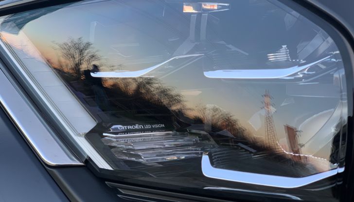 [VIDEO] Prova su strada nuova Citroën C4, il comfort dal benzina al 100% elettrico - Foto 6 di 40