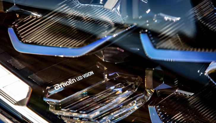 [VIDEO] Prova su strada nuova Citroën C4, il comfort dal benzina al 100% elettrico - Foto 17 di 40