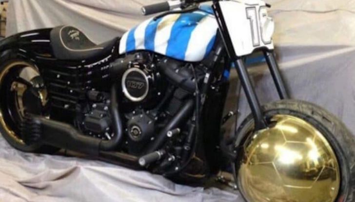 Maradona: nella sua eredità anche una Harley-Davidson customizzata - Foto 4 di 6
