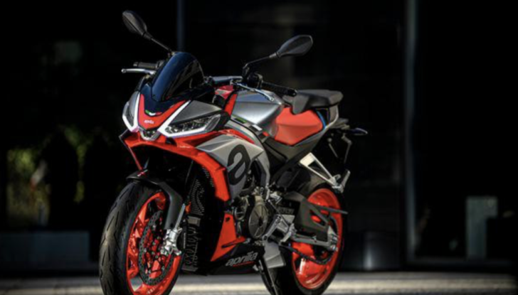 Aprilia Tuono 660: il prezzo della media sportiva della Casa di Noale - Foto 17 di 20