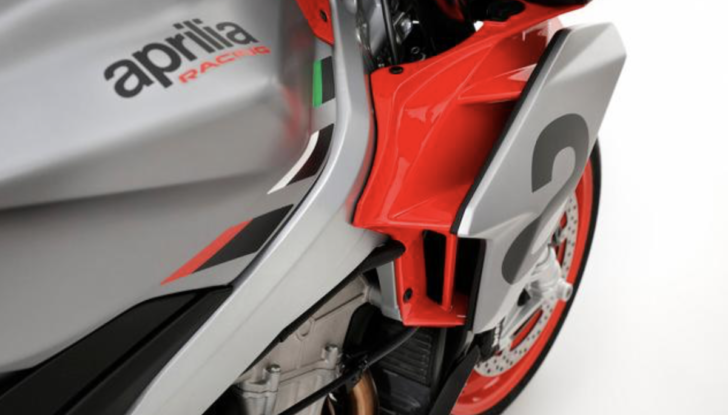 Aprilia Tuono 660: il prezzo della media sportiva della Casa di Noale - Foto 3 di 20