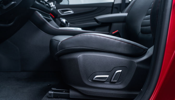 MG EHS Plug-in Hybrid 2021: caratteristiche e prezzi - Foto 17 di 39