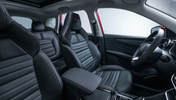 MG EHS Plug-in Hybrid 2021: caratteristiche e prezzi - Foto 26 di 39