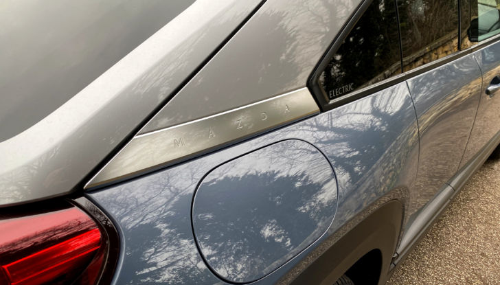 Mazda MX-30: la versione ibrida plug-in in arrivo per fine anno - Foto 15 di 17