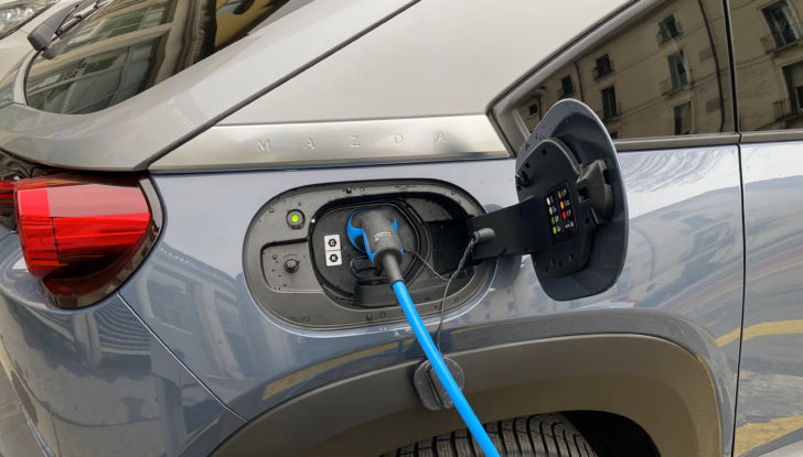 Mazda MX-30: la versione ibrida plug-in in arrivo per fine anno - Foto 6 di 17