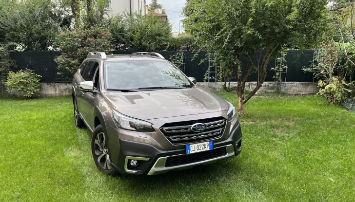 Subaru Outback 2023: prova su strada del rinnovato SUV giapponese - Foto 24 di 25