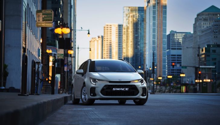 [VIDEO] Prova Suzuki Swace Hybrid 2021: La station wagon ecologica ed economica - Foto 15 di 30