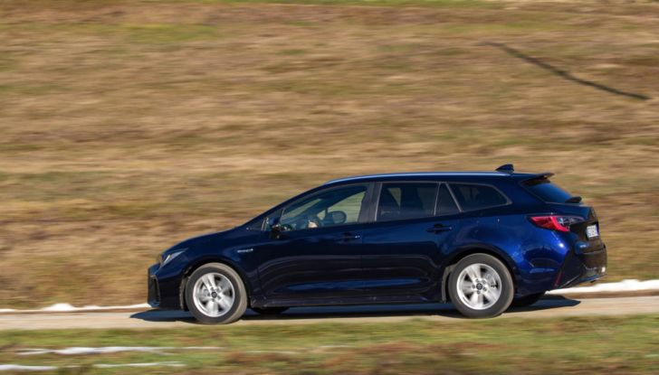 [VIDEO] Prova Suzuki Swace Hybrid 2021: La station wagon ecologica ed economica - Foto 24 di 30