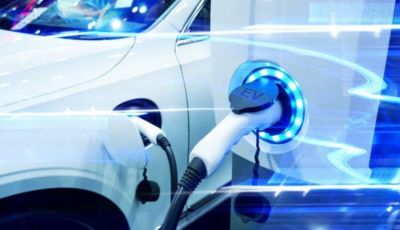 Auto elettriche o ibride: qual è la tecnologia del futuro?