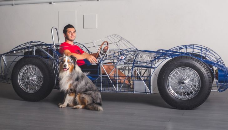 CARhandGEL è il primo dispenser di Gel igienizzante specifico per auto - Foto 3 di 12