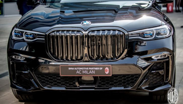 BMW diventa sponsor del Milan: auto e calcio, un binomio vincente - Foto 1 di 8