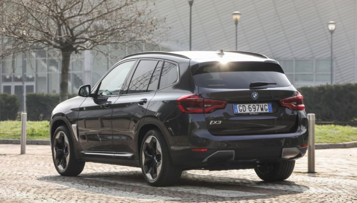 [VIDEO] Prova su strada BMW iX3 2021, il SUV elettrico: caratteristiche, prezzi e consumi - Foto 14 di 36