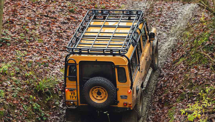 Land Rover Defender Works V8 Trophy 2021: la serie speciale in 25 esemplari - Foto 11 di 11