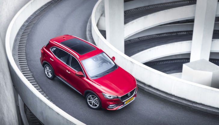 MG torna sul mercato italiano con i modelli ZS EV e C EHS - Foto 4 di 8