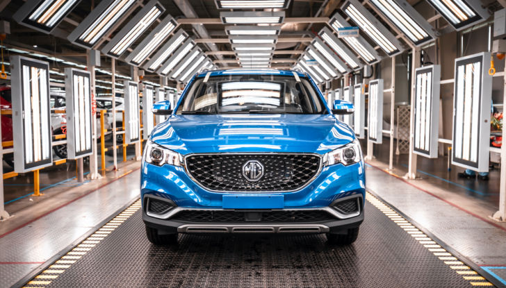 MG torna sul mercato italiano con i modelli ZS EV e C EHS - Foto 5 di 8