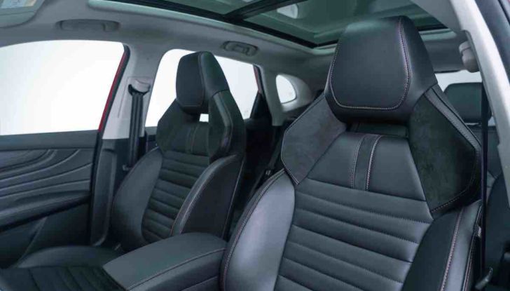 MG torna sul mercato italiano con i modelli ZS EV e C EHS - Foto 6 di 8