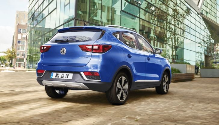 MG torna sul mercato italiano con i modelli ZS EV e C EHS - Foto 8 di 8