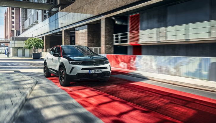 [VIDEO] Prova su strada nuova Opel Mokka 2021: Tutta nuova a benzina, Diesel ed elettrica! - Foto 18 di 31