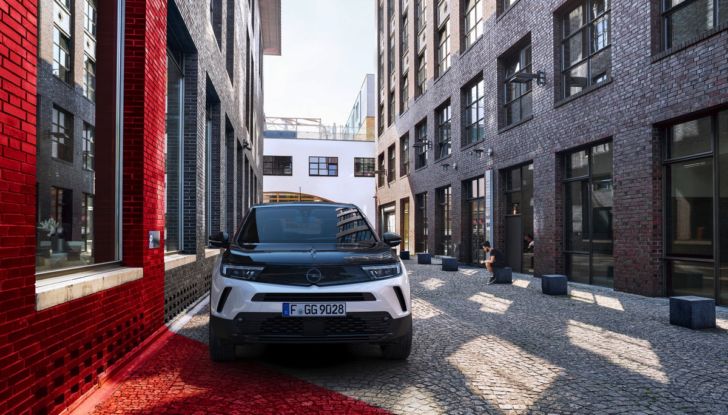 [VIDEO] Prova su strada nuova Opel Mokka 2021: Tutta nuova a benzina, Diesel ed elettrica! - Foto 26 di 31