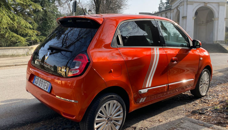 Prova su strada della Renault Twingo elettrica Vibes - Foto 4 di 15