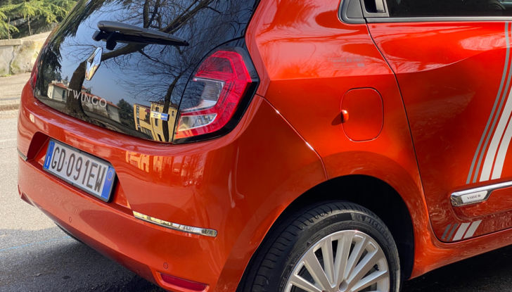 Prova su strada della Renault Twingo elettrica Vibes - Foto 13 di 15