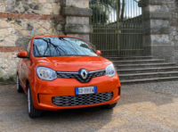 Prova su strada della Renault Twingo elettrica Vibes