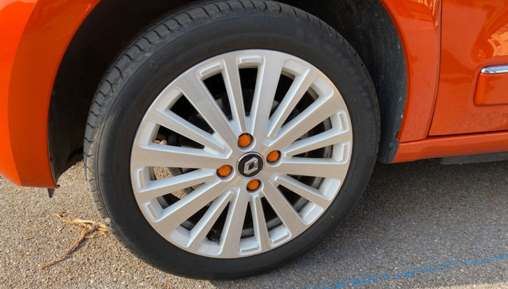 Prova su strada della Renault Twingo elettrica Vibes - Foto 11 di 15