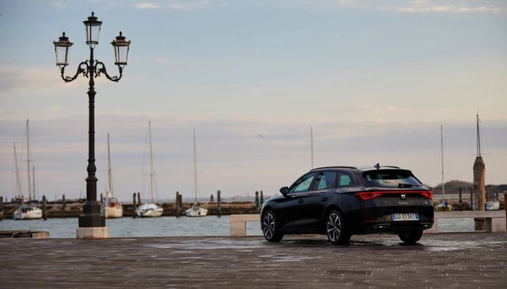[VIDEO] Prova Seat Leon Sportstourer 2021: Il Plug-In Hybrid veloce ed ecologico con 204 CV - Foto 27 di 38