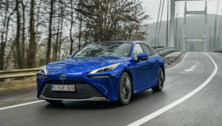 Toyota Mirai 2021: la berlina a idrogeno arriva a fine marzo da 66.000 Euro - Foto 14 di 27