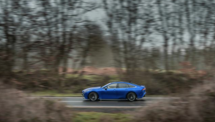 Toyota Mirai 2021: la berlina a idrogeno arriva a fine marzo da 66.000 Euro - Foto 19 di 27