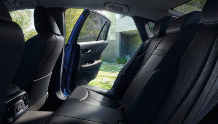 Toyota Mirai 2021: la berlina a idrogeno arriva a fine marzo da 66.000 Euro - Foto 2 di 27