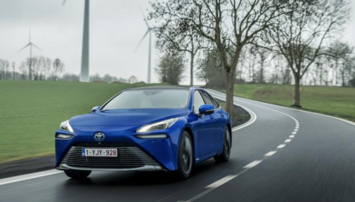 Toyota Mirai 2021: la berlina a idrogeno arriva a fine marzo da 66.000 Euro - Foto 22 di 27