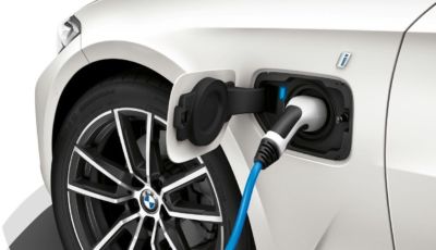 BMW Italia fa squadra con NewMotion per la ricarica delle auto elettriche