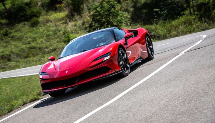 Ferrari SF90 Stradale Leclerc Sainz Imola