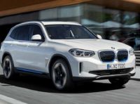 [VIDEO] Prova su strada BMW iX3 2021, il SUV elettrico: caratteristiche, prezzi e consumi