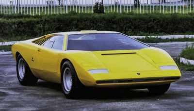 Lamborghini Countach: la LP500, erede della Miura, compie 50 anni