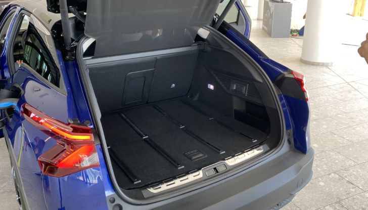 Citroën C5 X: la nuova berlina francese è anche crossover e station-wagon - Foto 15 di 19