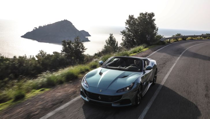 [VIDEO] Prova su strada Ferrari Portofino M, tutto il piacere di un V8 da 620 CV - Foto 14 di 42