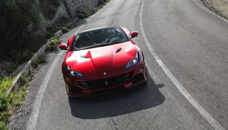 [VIDEO] Prova su strada Ferrari Portofino M, tutto il piacere di un V8 da 620 CV - Foto 19 di 42