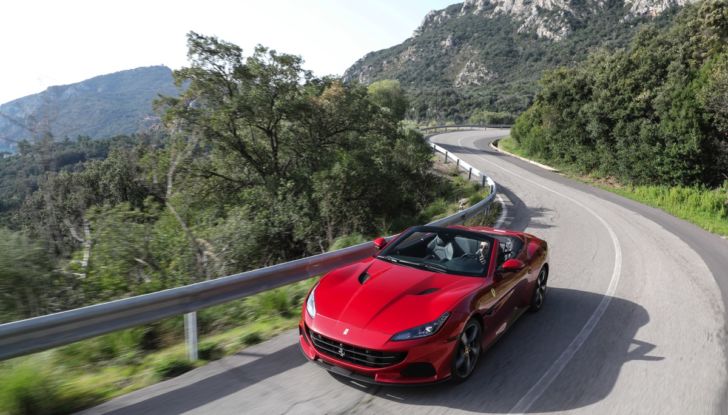 [VIDEO] Prova su strada Ferrari Portofino M, tutto il piacere di un V8 da 620 CV - Foto 20 di 42