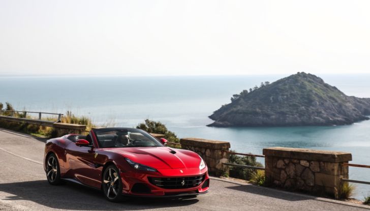 [VIDEO] Prova su strada Ferrari Portofino M, tutto il piacere di un V8 da 620 CV - Foto 23 di 42