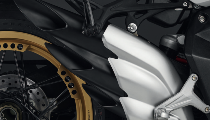 MV Agusta Superveloce e Superveloce S 2021: i due lati della medaglia - Foto 25 di 33