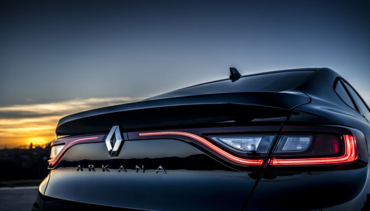 Renault Arkana: prova su strada del SUV Coupé - Foto 7 di 37